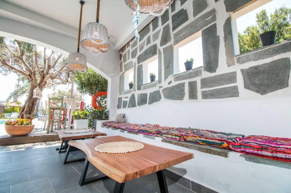 Malibu Boutique Studios | terras